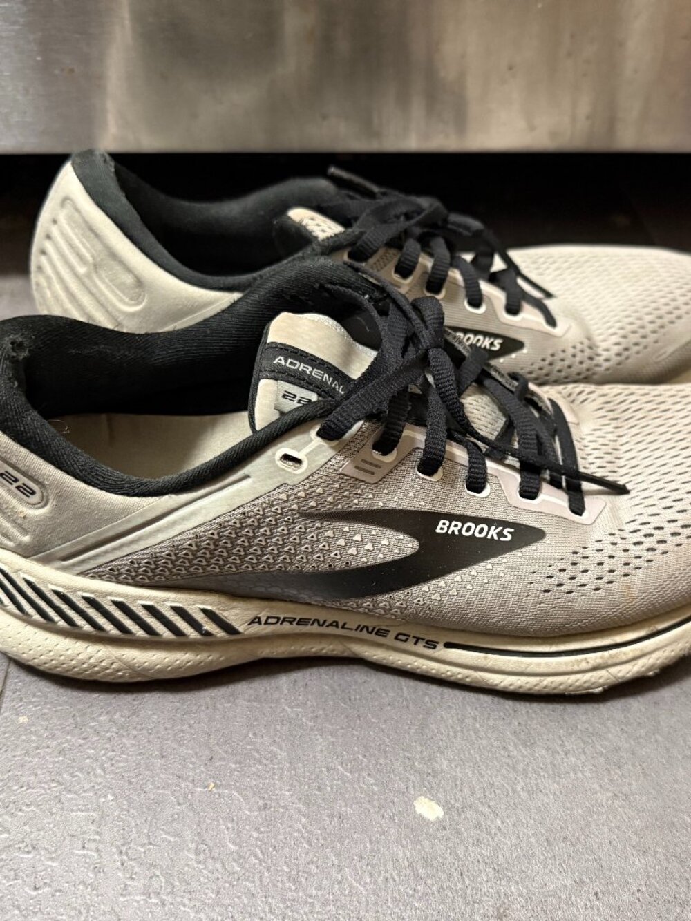 Brooks Adrenaline Gts 22 Shoes D Running Sneakers Grey Black